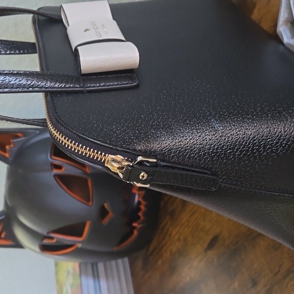 Kate Spade Classic Art Deco Inspired Black Satchel With Bow, NWOT - Picture 7 of 9